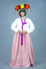 04096 Женский корейский костюм (ханбок)