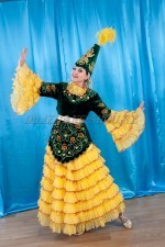 2050. Женский Казахский национальный костюм