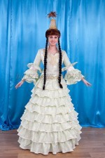 2035 Казахский национальный женский костюм