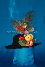 1755. Шляпка с цветами