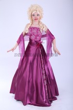 Принцесса в фиолетовом наряде