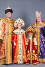 5775. Русские костюмы для семьи