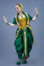 04161 Индийский танцевальный костюм