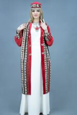 03926 Казахский национальный костюм