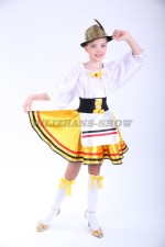 Немецкий национальный для девочки с золотистой шляпкой