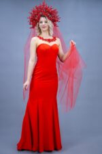 04206 Красное вечернее платье с кокошником из ягод
