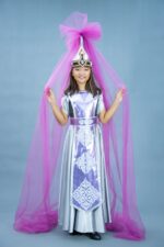 03754 Казахский национальный костюм