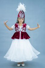 03755 Казахский национальный костюм