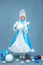 03861 Снегурочка (платье, кокошник - 1600 руб стоимость проката за сутки)