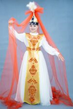 03872 Казахский национальный костюм
