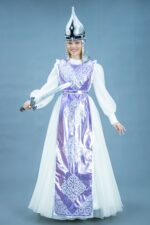 03876 Казахский национальный костюм